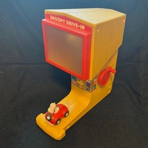 Vintage Snoopy Drive In Theatre toy